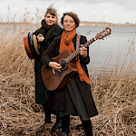 The Lasses met Ver Weg Dichtbij Verlangen naar Ierland en Schotland bij Rabo Theater De Meenthe